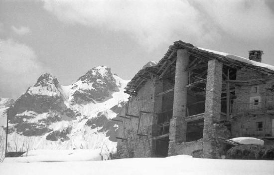 Casa Corte - Foto Luigi Massimo