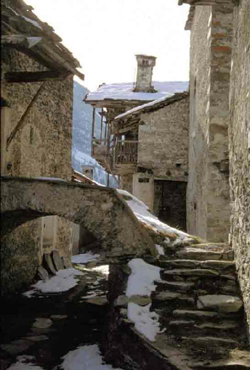 Facciate a vela e colonne